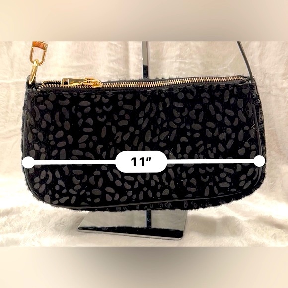 Black textured handbag - Picture 10 of 13